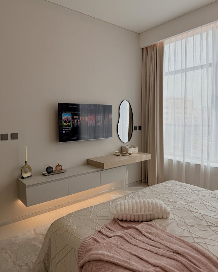 gallery-6 Stylish modern bedroom interior featuring minimalist design with cozy elements.